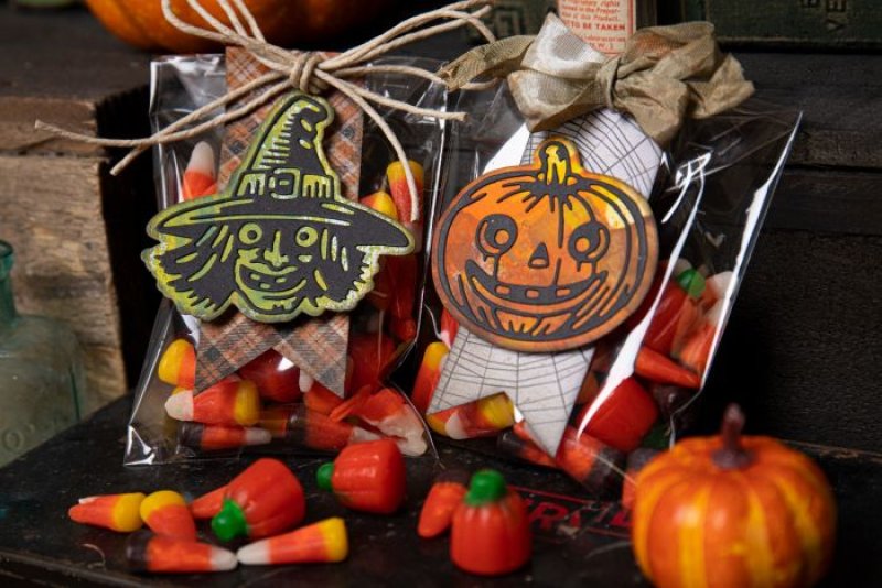 Retro Halloween Tim Holtz Thinlits Colorize Dies Sizzix 2